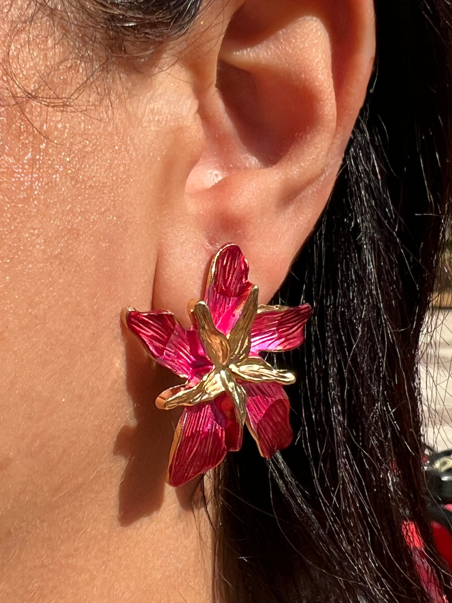 🌺✨ Crimson Bloom Statement Earrings ✨🌺