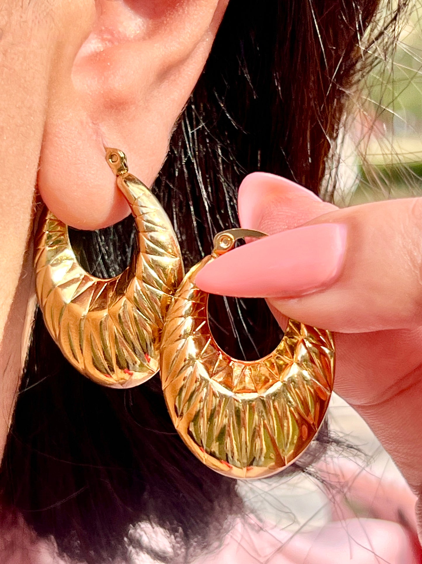 ✨ Textured Gold Hoop Earrings ✨