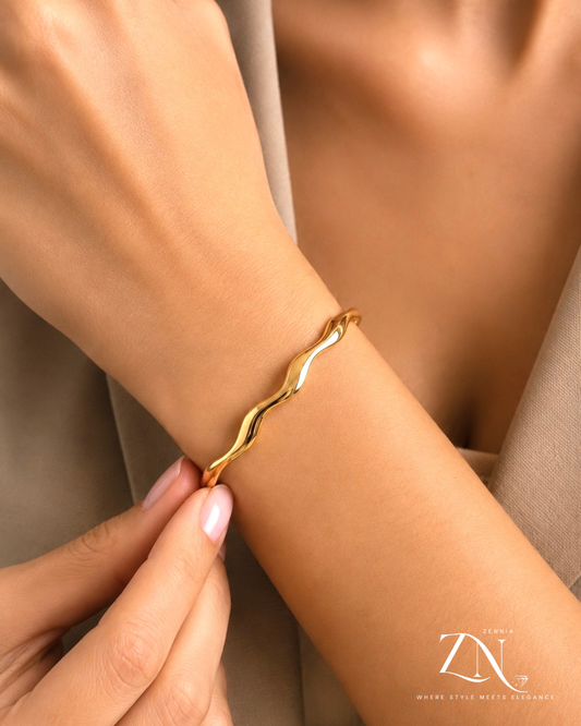 Liquid Gold Wave Bangle